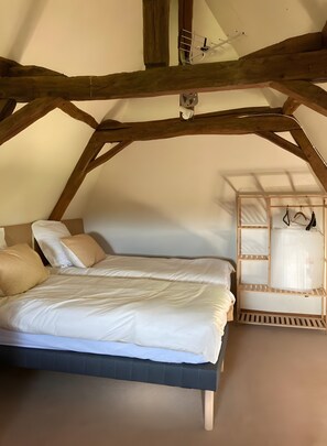 2 chambres, fer et planche à repasser, Wi-Fi, draps fournis