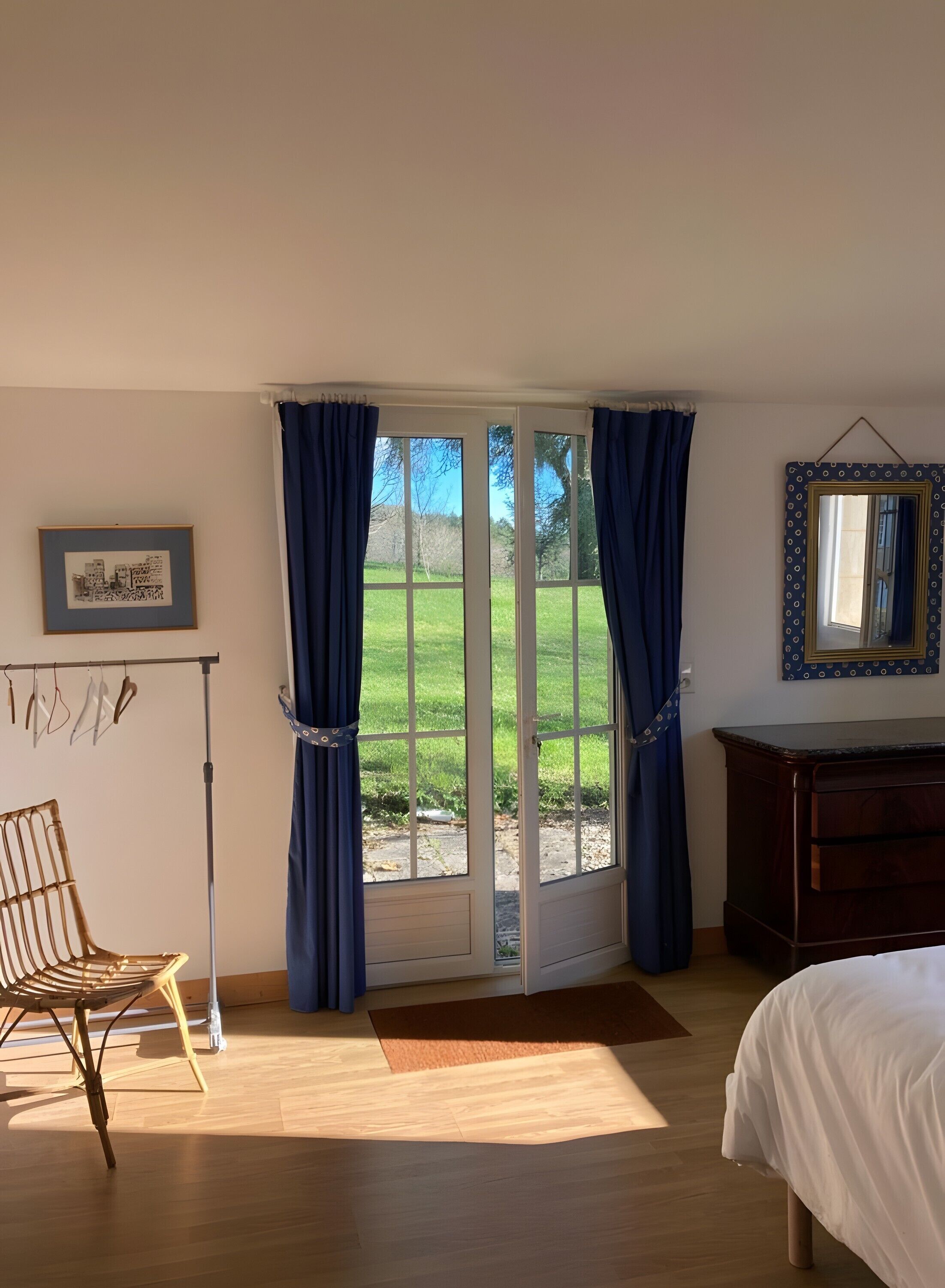 2 chambres, fer et planche à repasser, Wi-Fi, draps fournis