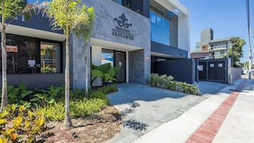 Basic Apartment | Exterior