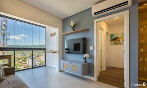 Basic-Apartment | Wohnbereich | 32-Zoll-Smart-TV mit Digitalempfang