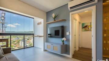 Apartamento básico | Área de estar | Smart TV 32 polegadas com canais digitais