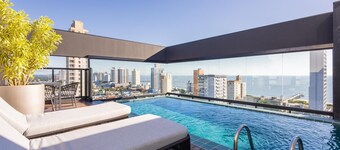 Apt w/ BBQ and Partial Ocean View Ale0803