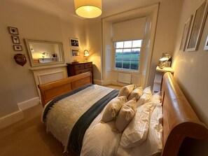 4 bedrooms, iron/ironing board, WiFi, bed sheets - Elegant country house in Oakham, Rutland. (Oakham)