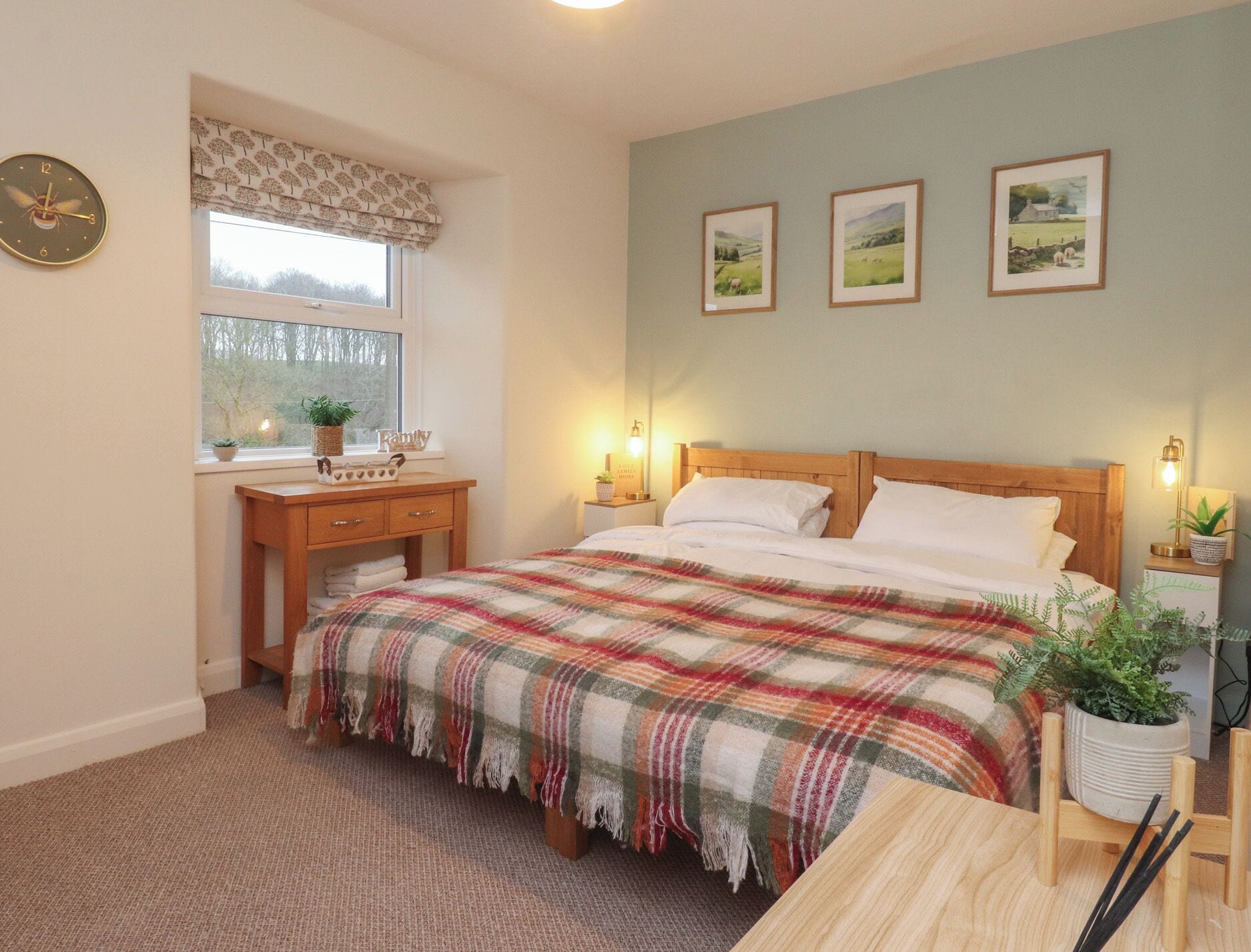 2 bedrooms, individually decorated, individually furnished, free WiFi