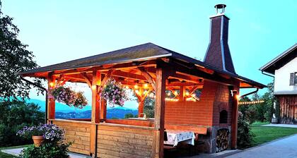 Large family apartment for 12 people with private estate & animals