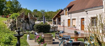 Guest Room “La Magaudière - La Laiterie” with Terrace, Garden and Wi-Fi