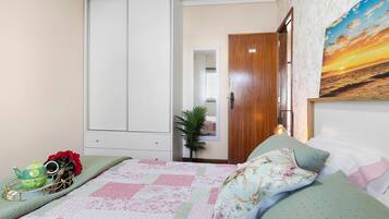 2 bedrooms, WiFi, bed sheets