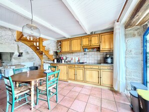 Réfrigérateur, four, plaque de cuisson, lave-vaisselle