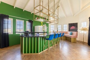 Dining - The View & Guesthouse | The Ambassador (Willemstad)