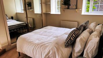 3 bedrooms, bed sheets