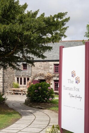 Exterior - Countryside Converted Barn Near Newquay (Newquay)