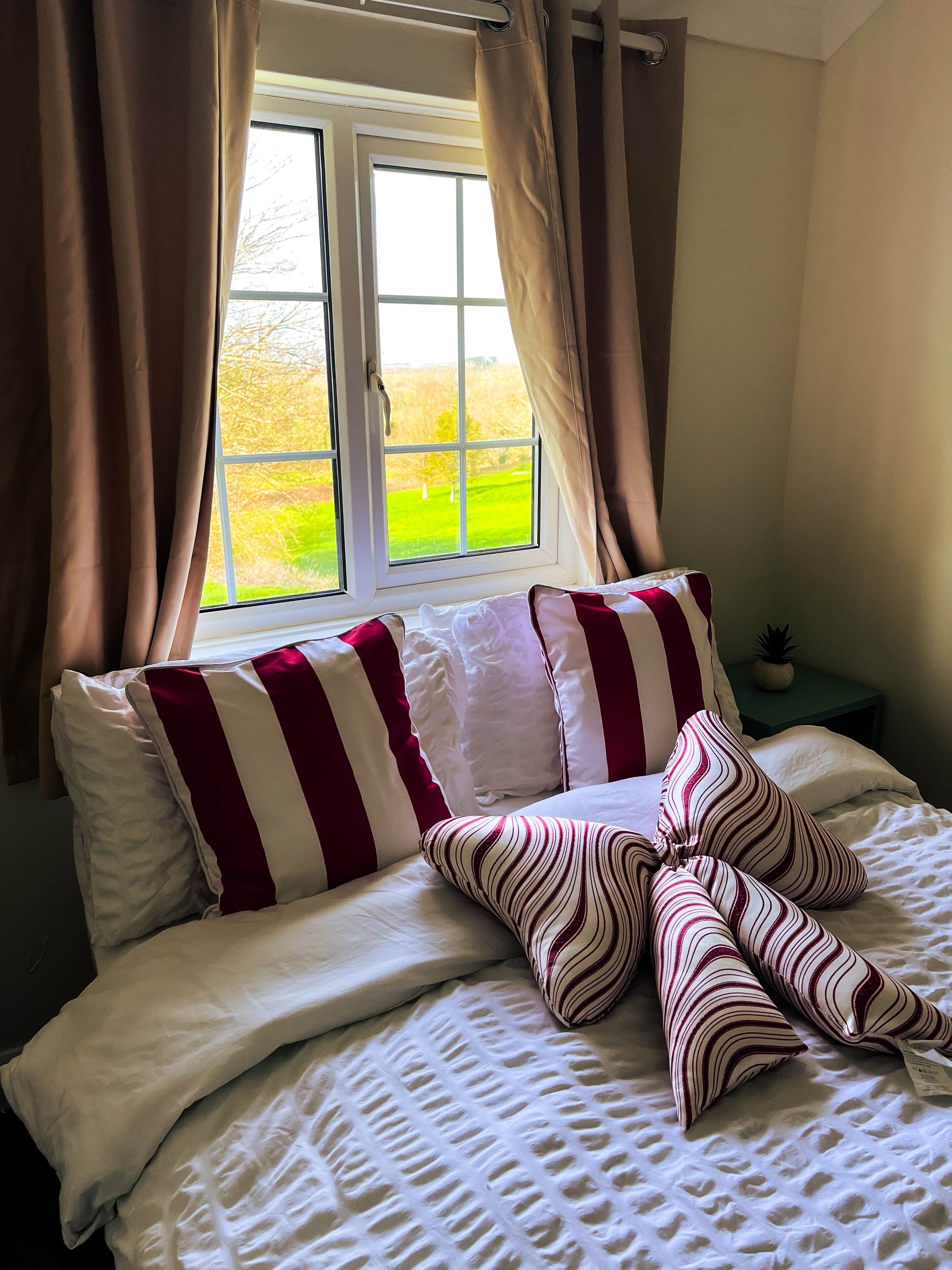 2 bedrooms, WiFi, bed sheets