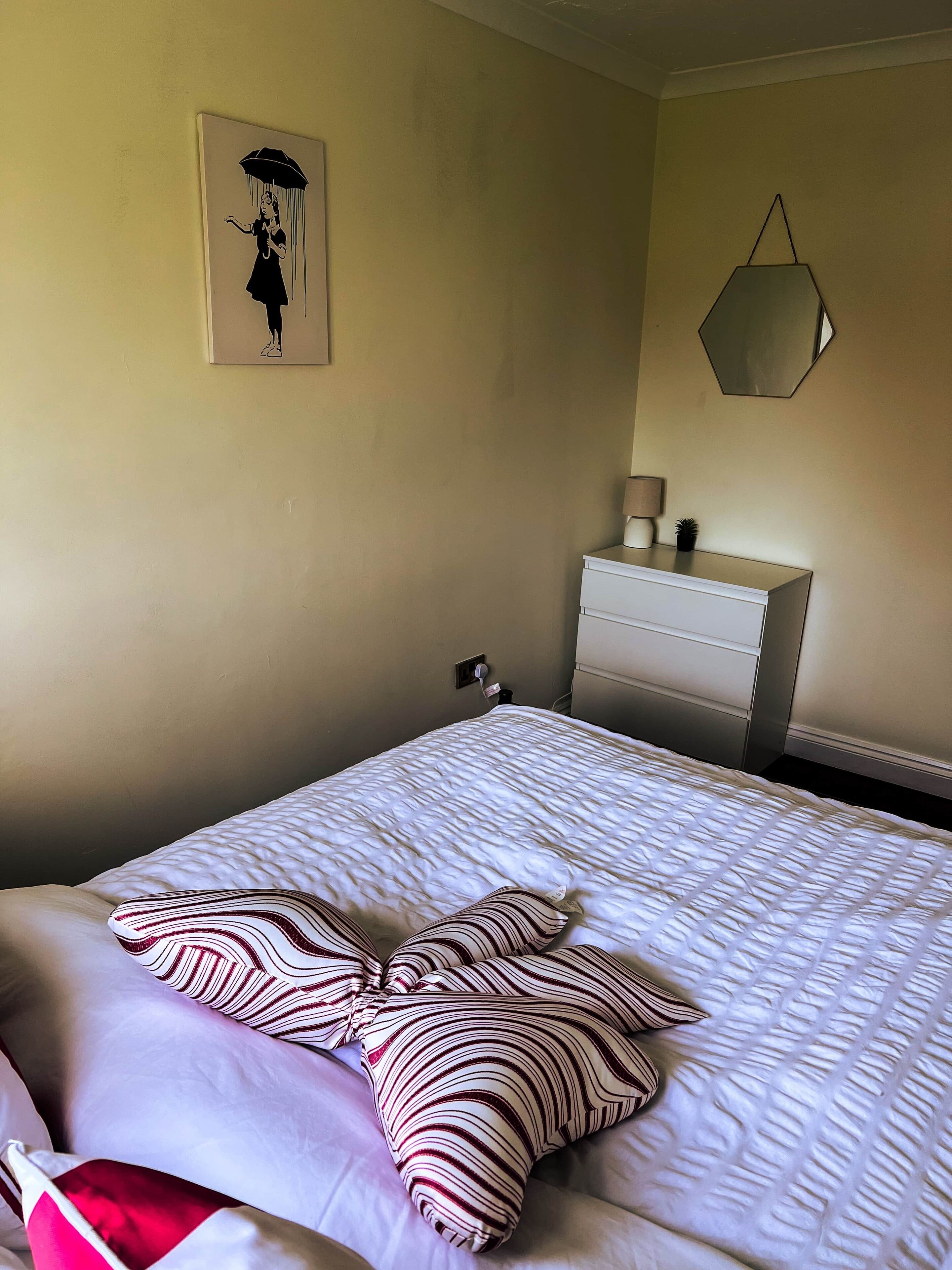 2 bedrooms, WiFi, bed sheets