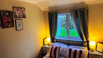 2 bedrooms, WiFi, bed sheets