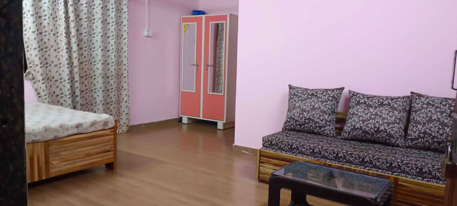 Desk, iron/ironing board, free WiFi