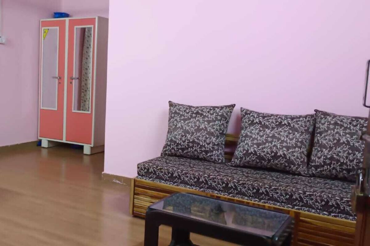 Desk, iron/ironing board, free WiFi