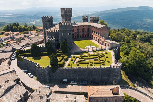 Cozy apartment in Acquapendente for exploring Tuscia and Tuscany.