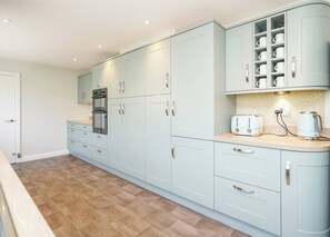Maison, 6 chambres, fumeurs, piscine privée | Intérieur