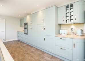 House, 6 Bedrooms, Smoking, Private Pool | Interior - Spa Home With Swimming Pool, Hottub, and Sauna (Sheffield)