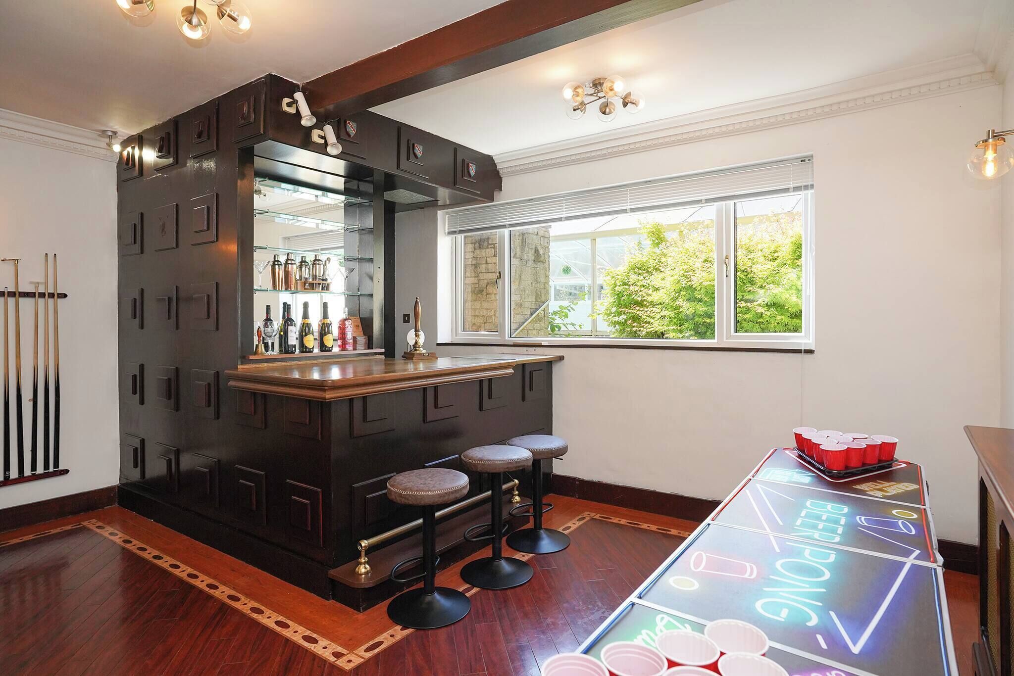 Maison, 6 chambres, fumeur, piscine privée | Bar (sur place)