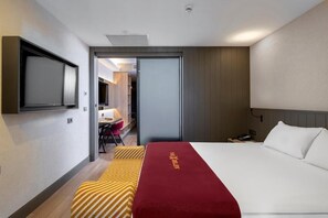 Free minibar, in-room safe, soundproofing, free WiFi - The X Belek (Serik)