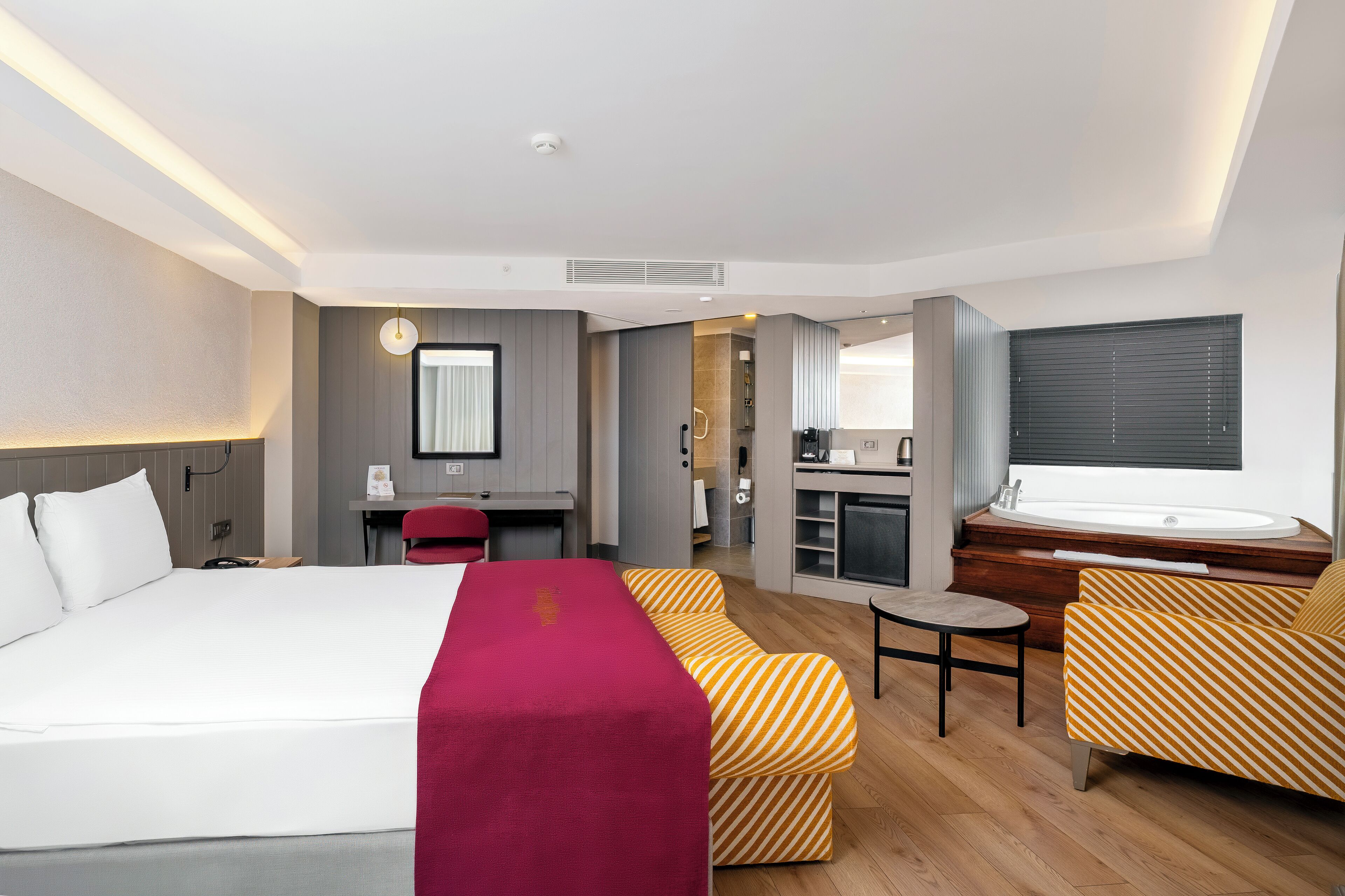 Room | In-room safe, soundproofing, free WiFi