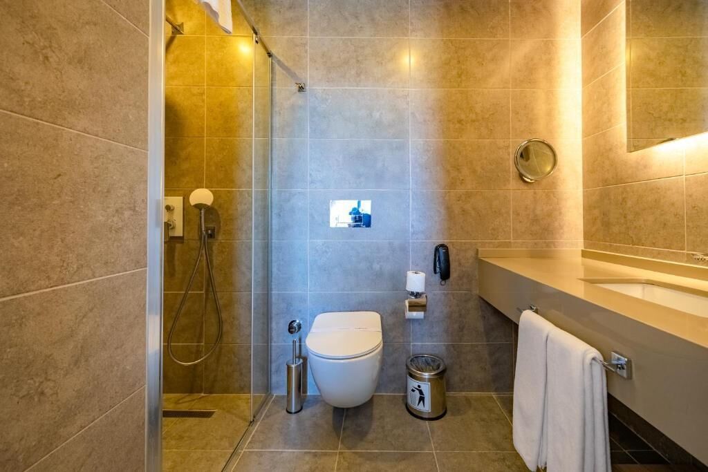 Double Room, Balcony | Bathroom | Slippers