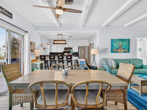 Dining - Barefoot At The Lehmans (Rockport)