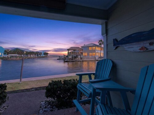 Bayfront Kontiki 111