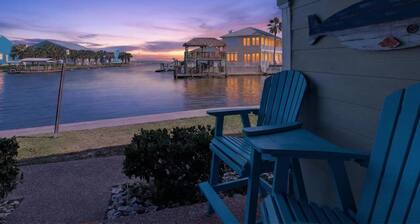 Bayfront Kontiki 111