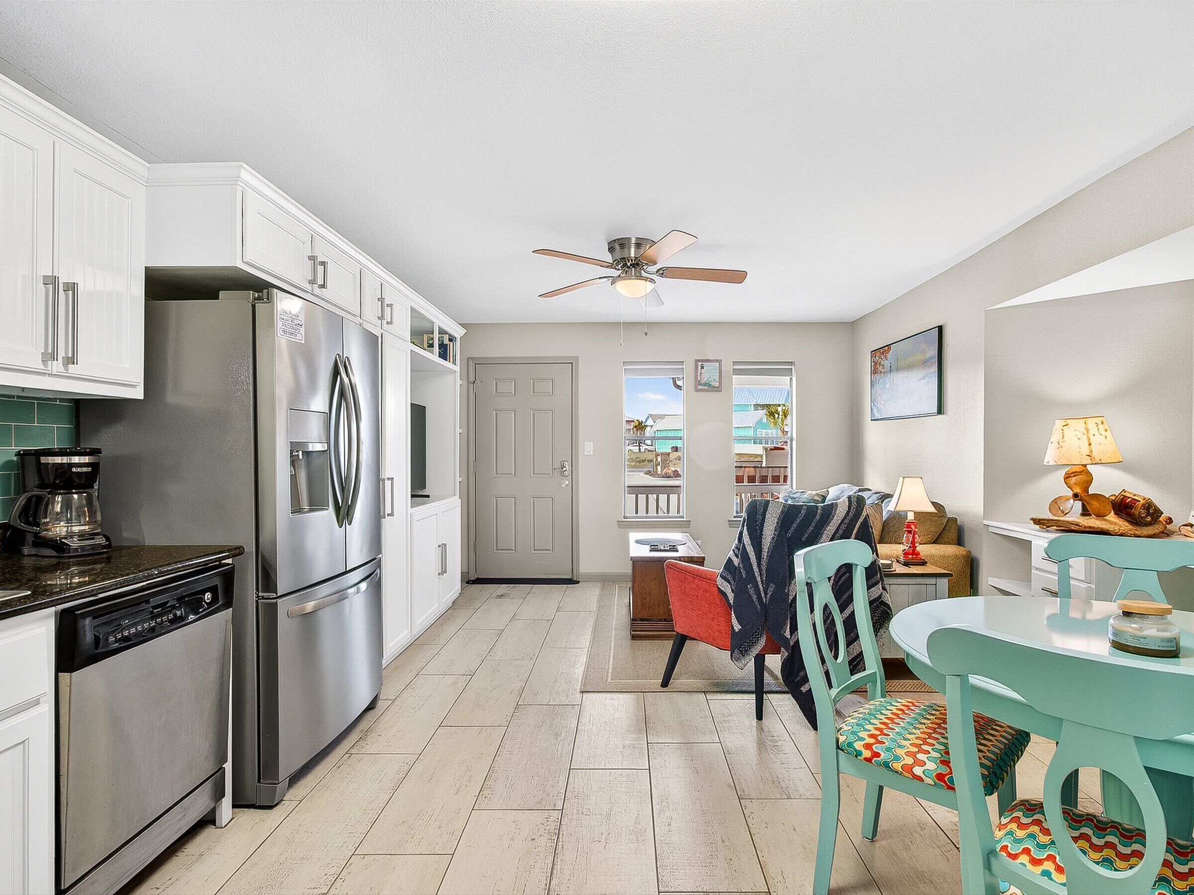 雪櫃、微波爐、焗爐、爐具