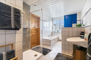 Shower, hair dryer, towels