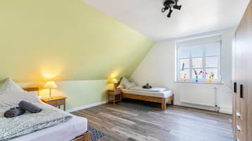 2 dormitoris, planxa i posts de planxar, wifi i roba de llit