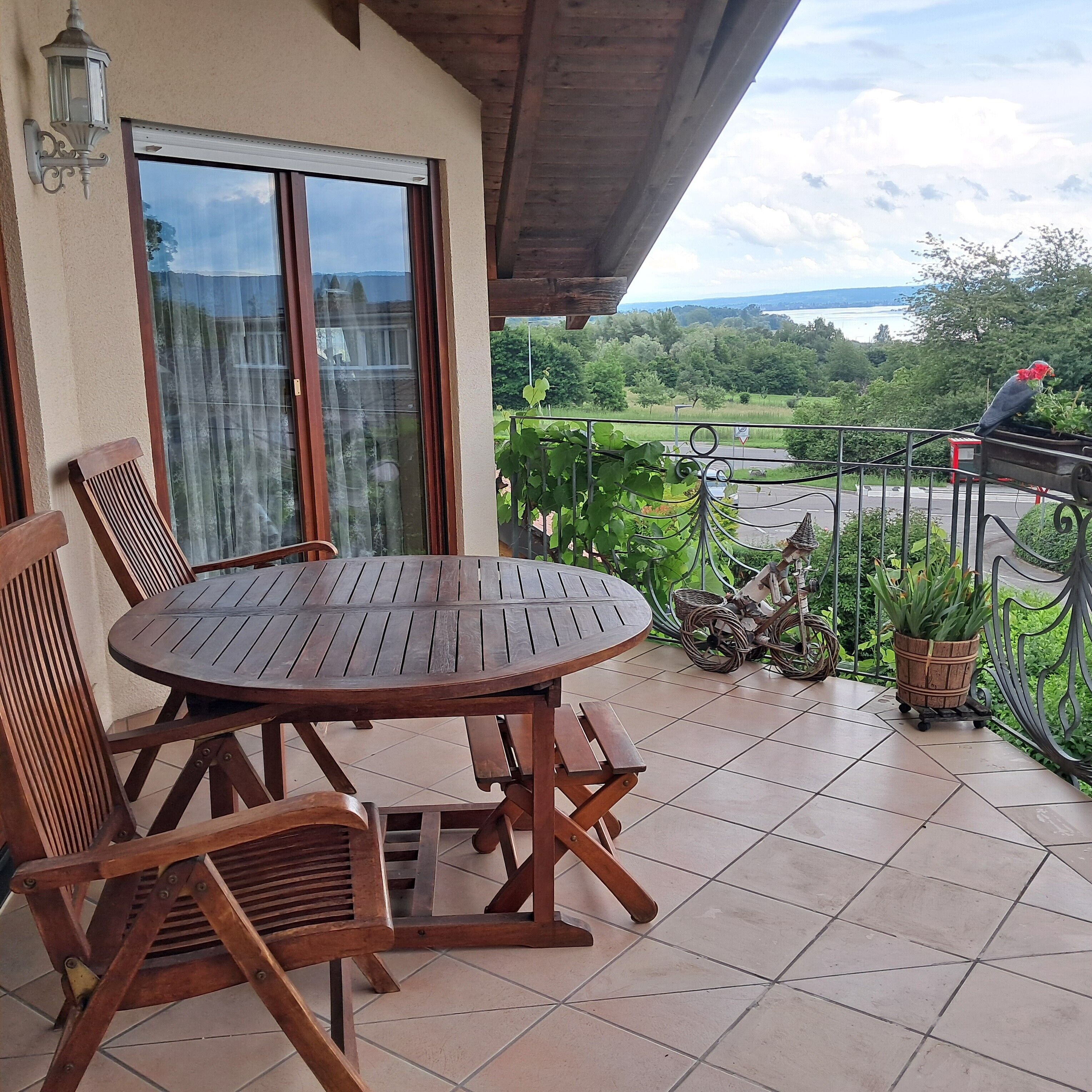 屋外ダイニングエリア