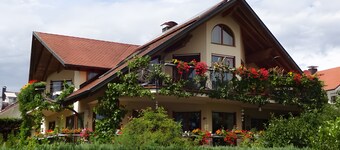 Apartment Ferien-Studio Säntisblick with Lake and Alpine Views, Balcony, and Wi-Fi