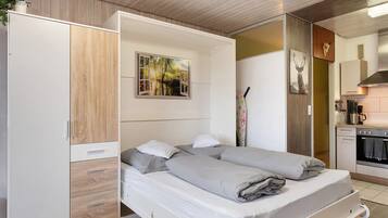 1 Schlafzimmer, BĂŒgeleisen/BĂŒgelbrett, WLAN, BettwĂ€sche