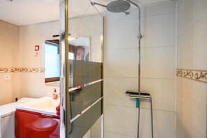 Shower - La Petite Maison De Vacances with Terrace in Kaysersberg (Kaysersberg Vignoble)