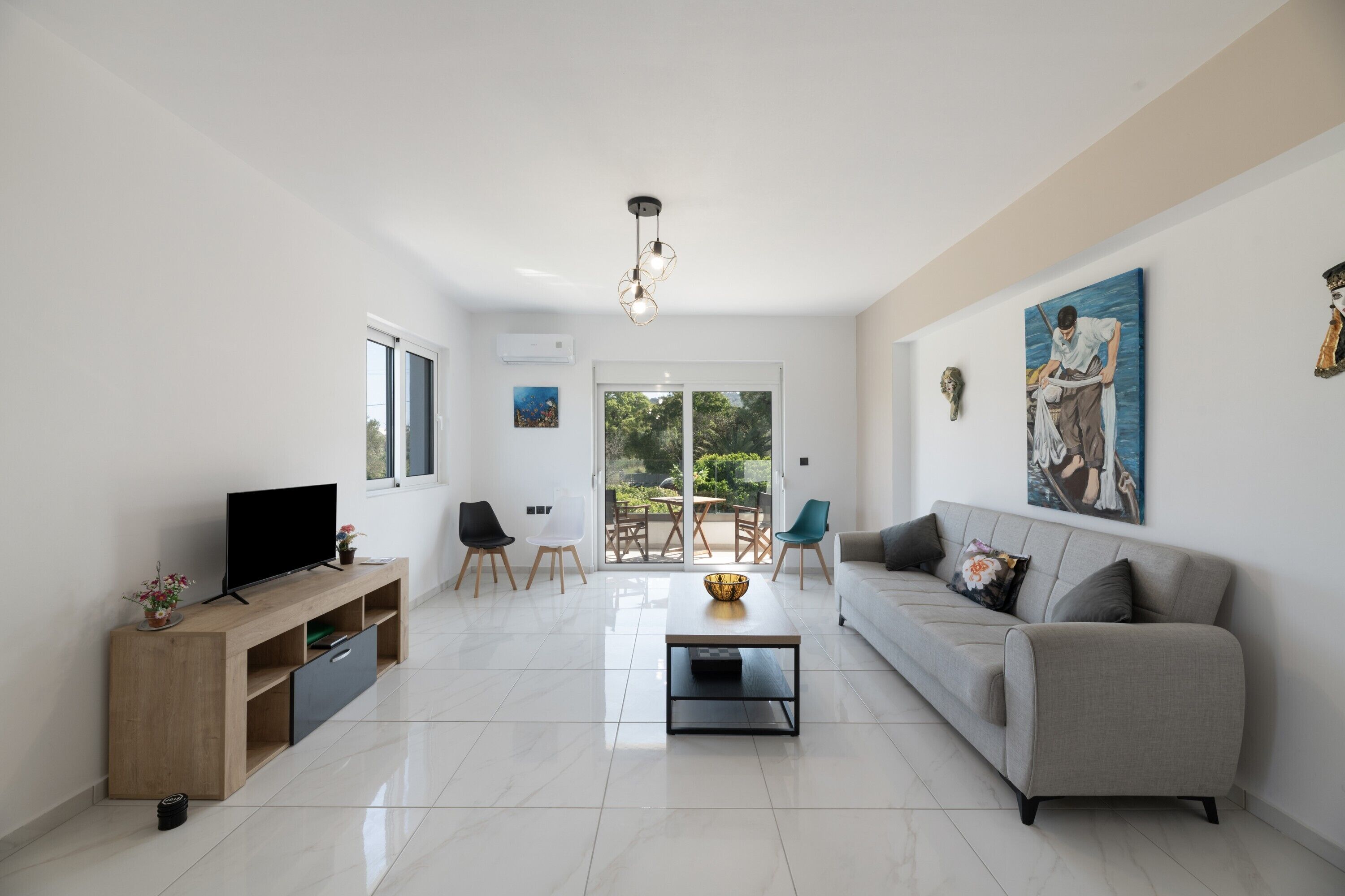 Fernseher, Tischtennisplatte