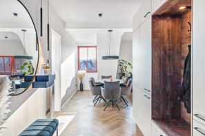 Interior - The Summit Rooftop Spa Meissen   – Luxury Penthouse with Private Jacuzzi & Sauna (Meißen)