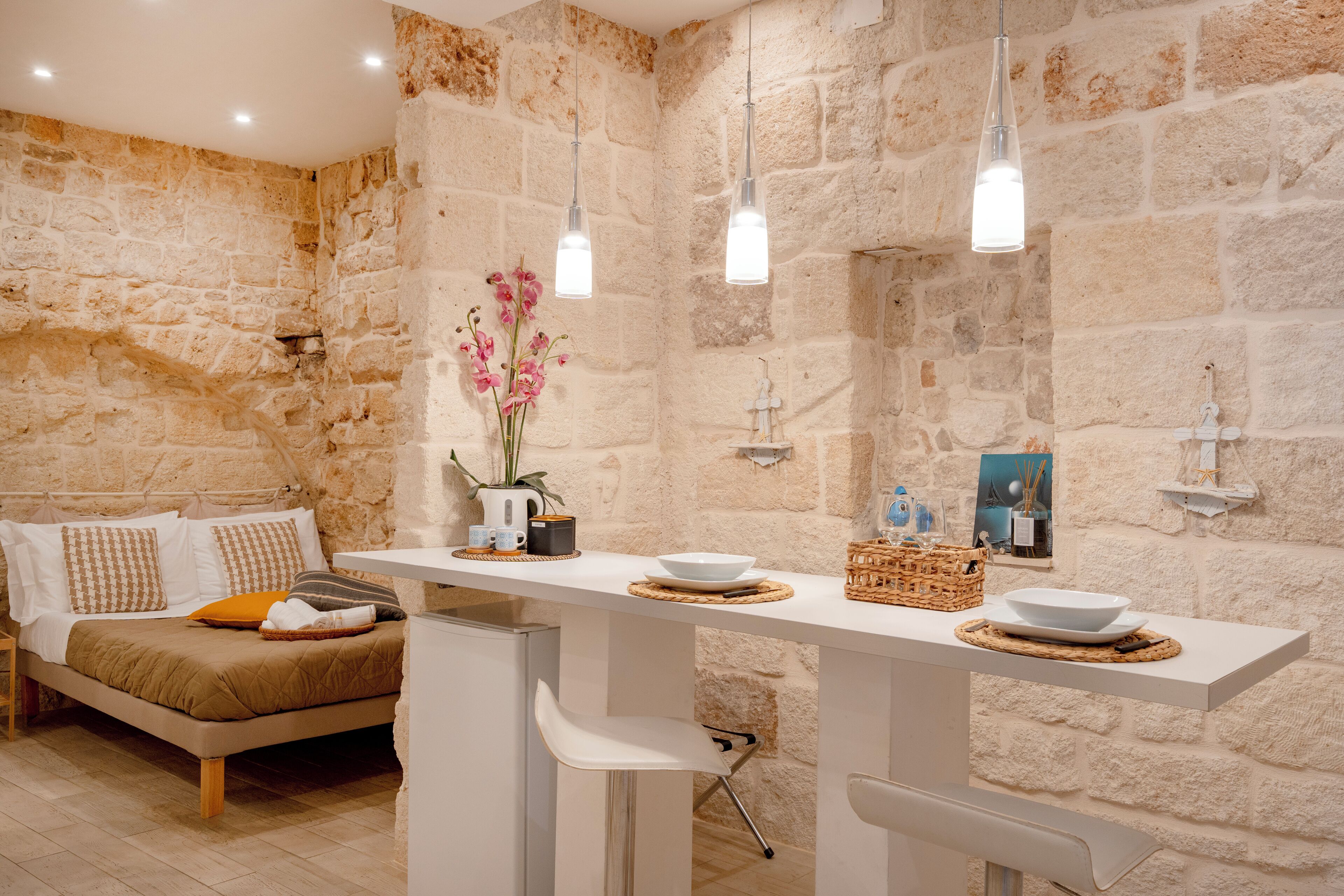 Superior-Apartment, Balkon, Stadtblick | Laptopgeeigneter Arbeitsplatz, Verdunkelungsvorhänge