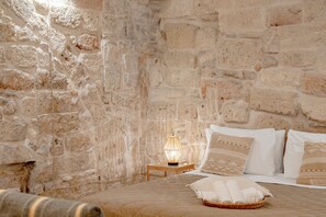 Deluxe Apartment, Balcony, City View | Laptop workspace, blackout curtains, iron/ironing board, free WiFi - Old Tuff Apartments (Polignano a Mare)