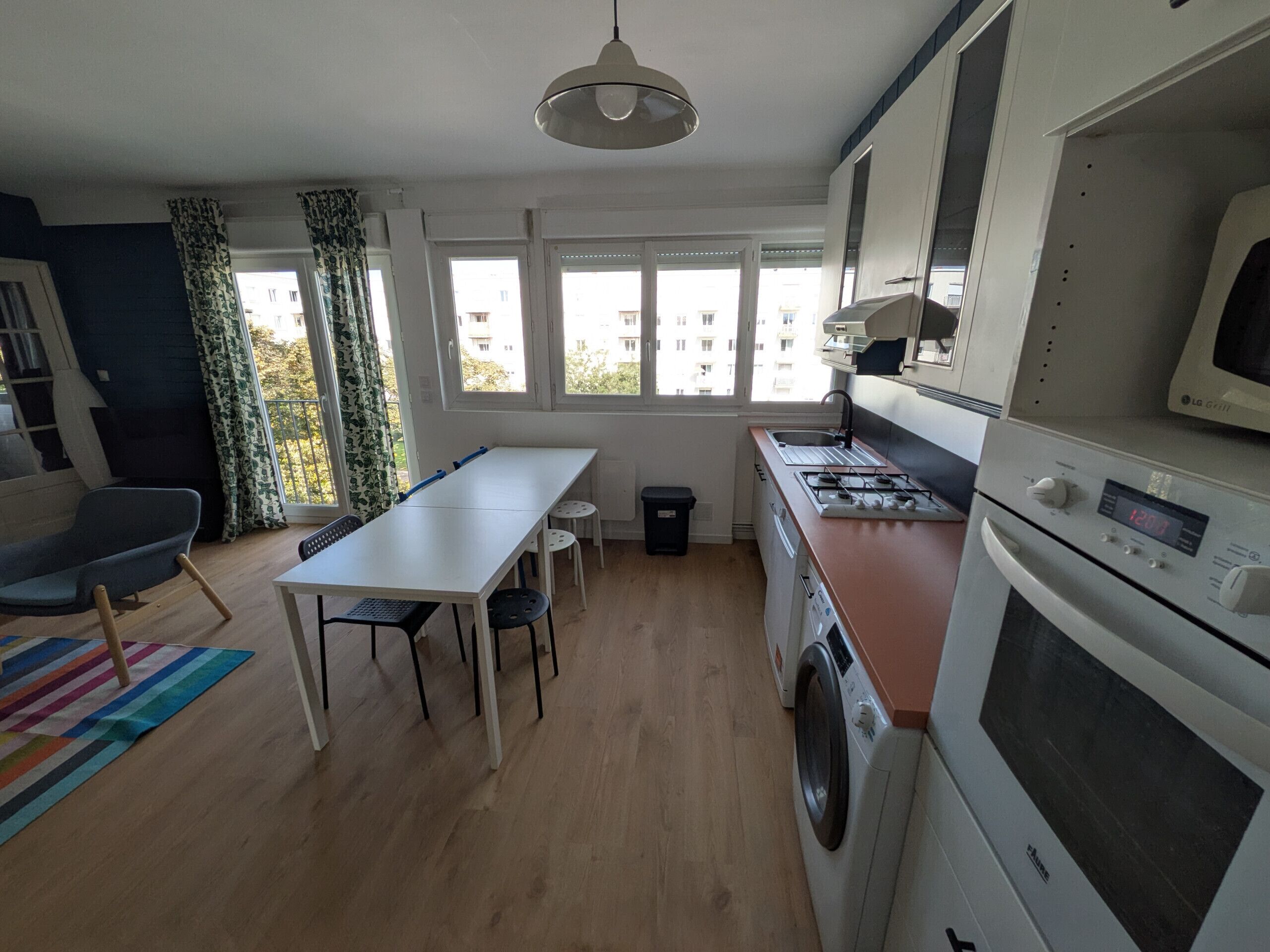 Réfrigérateur, micro-ondes, four, lave-vaisselle