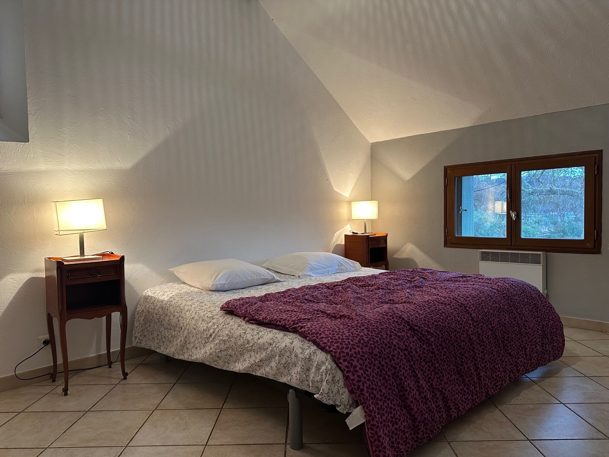 4 bedrooms, bed sheets