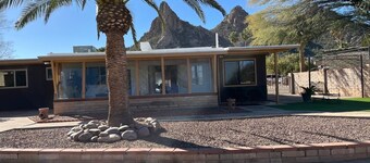 Enjoyable 3-bedroom house with AC in quiet Tucson neighborhood