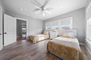 3 bedrooms, iron/ironing board, travel cot, WiFi - Stunning Views Gated Mountain Retreat 20 Acres (Garland County)