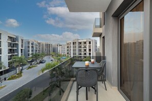 Apartment | Tempat makan luar