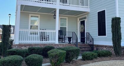 Quiet and beautiful dual couples retreat! Close to masters