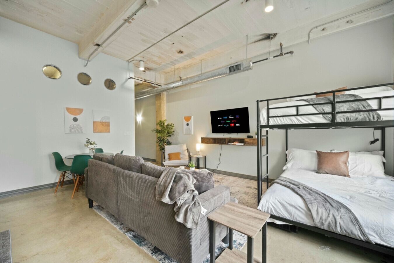 2 bedrooms, desk, iron/ironing board, travel cot