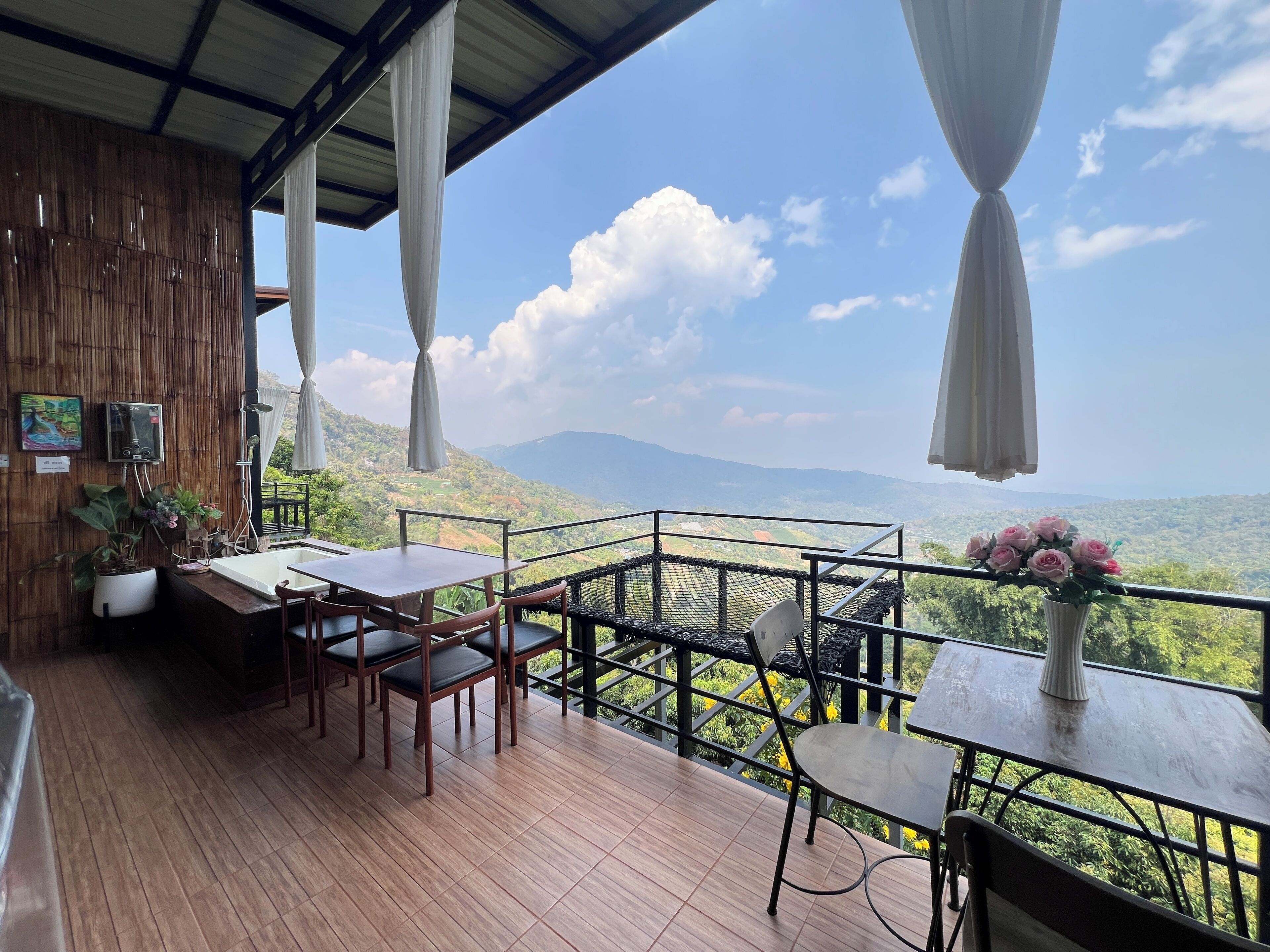 Classic Room, Lanai, Hill View | Bathroom