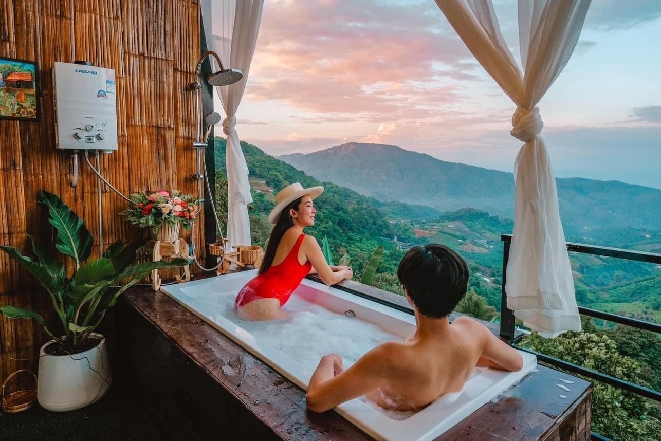 Classic-rum - lanai - utsikt mot bergen | Vardagsrum